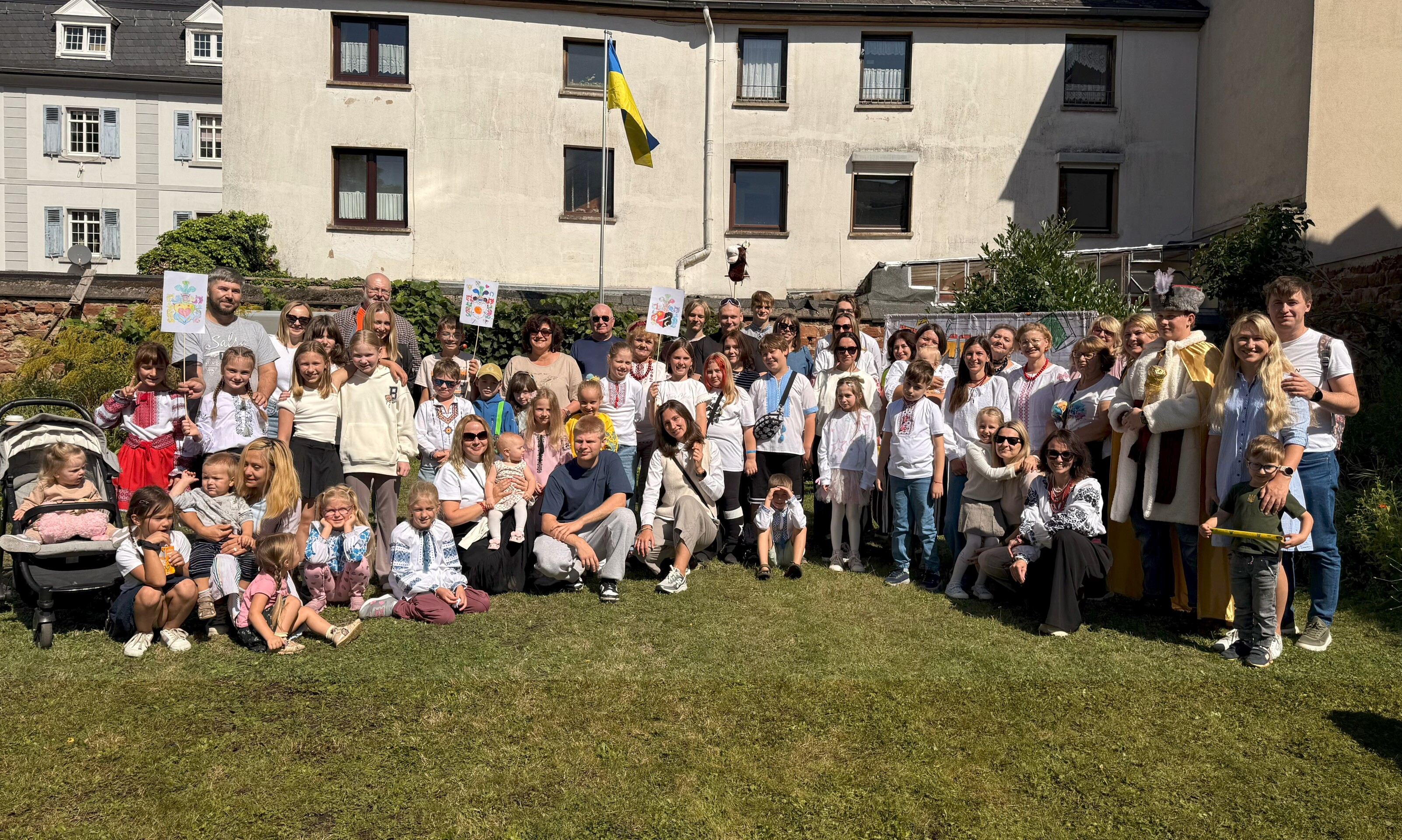 Перший дзвоник в українській школі в місті Трір "Берегиня"